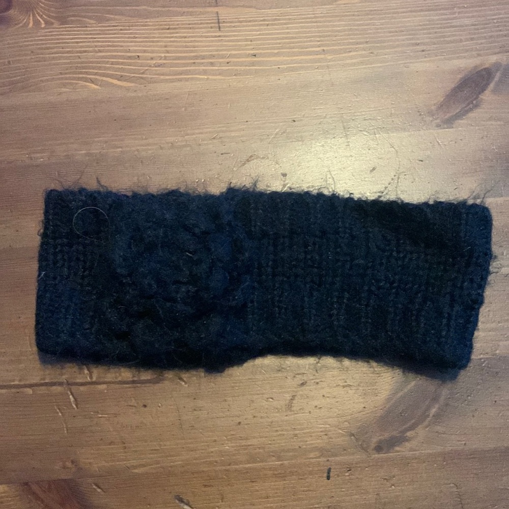 Black rose knitted headband